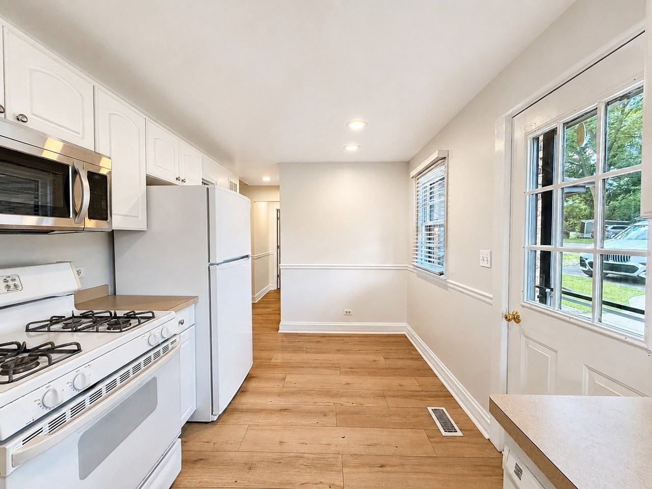 21365 W Ridge Rd - Photo 3 of 14