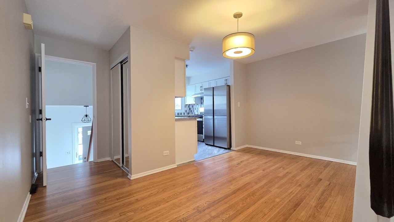 553 W Park Ave #D - Photo 2 of 15