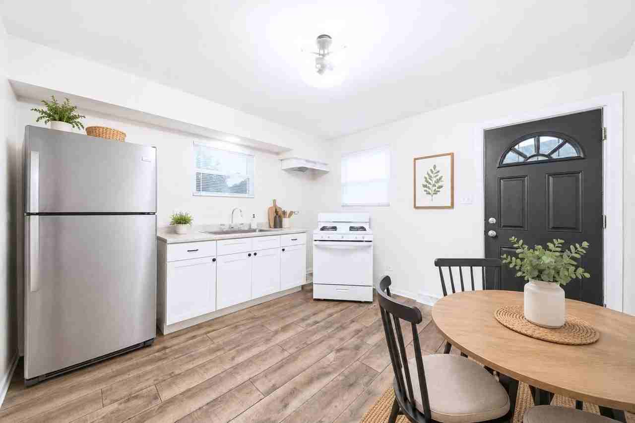 3025 140th St - Photo 5 of 19
