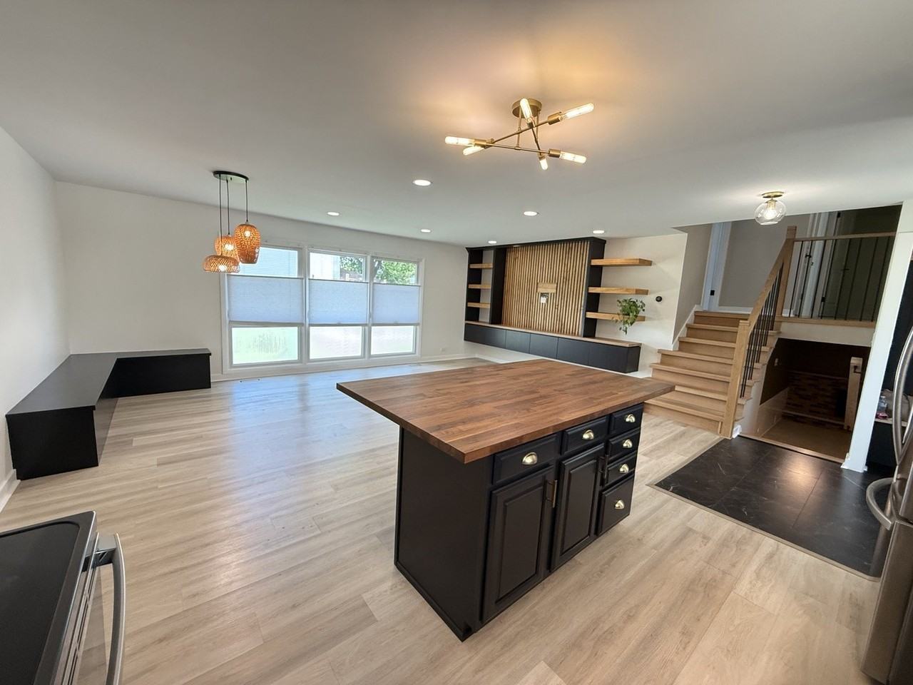 2305 N Williamsburg St - Photo 2 of 22