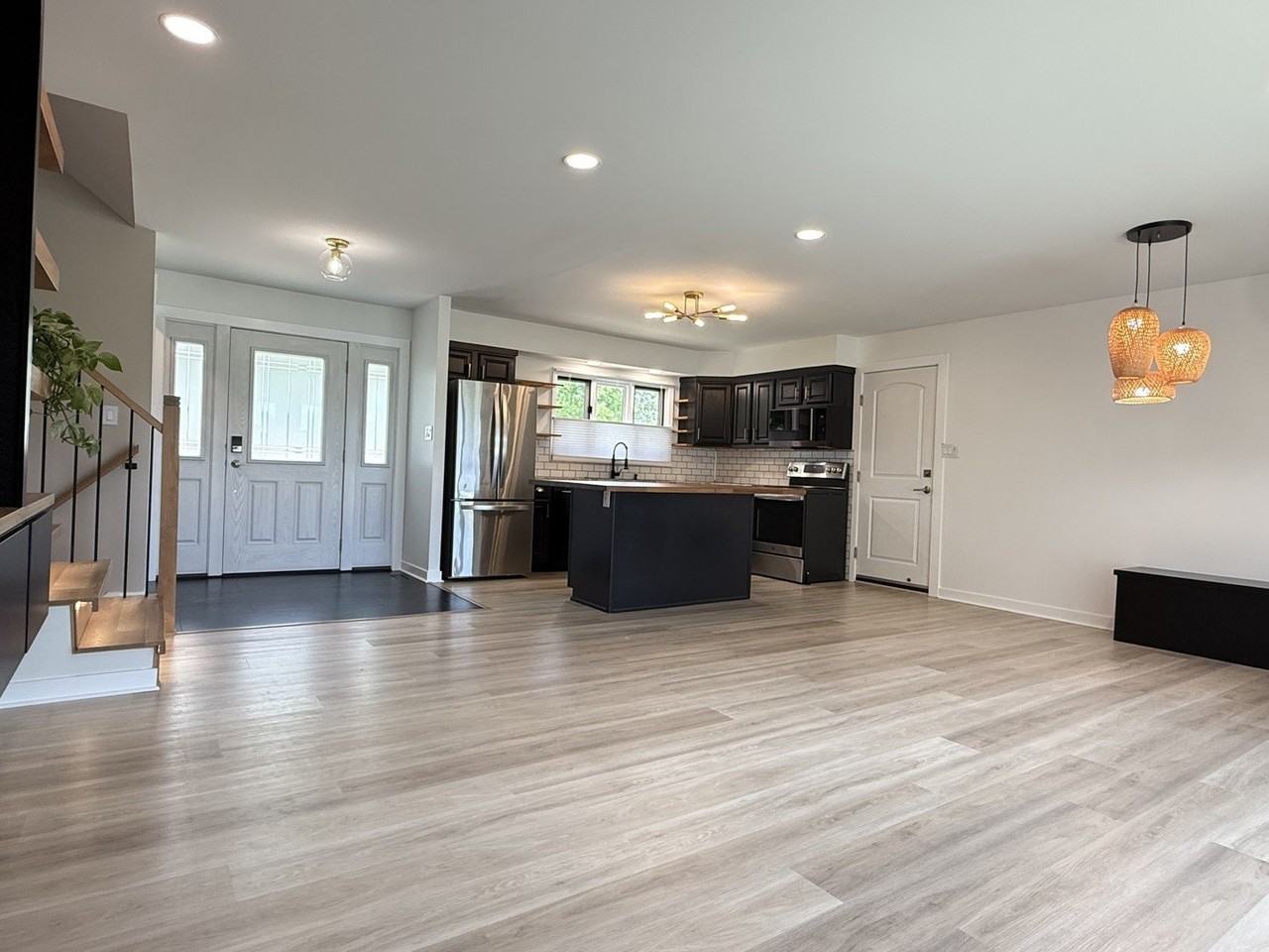 2305 N Williamsburg St - Photo 5 of 22