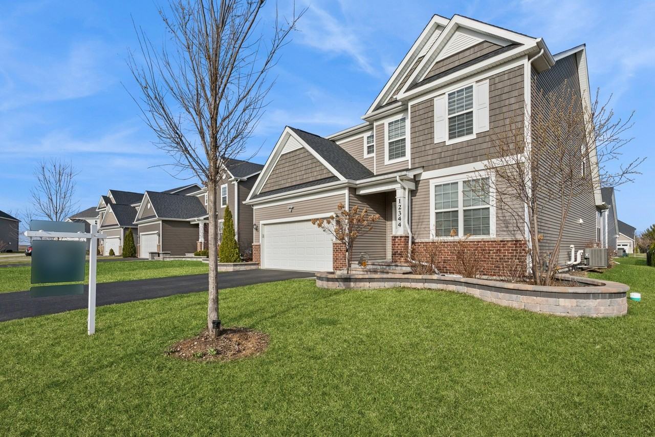 12344 S Meridian Ln - Photo 3 of 24