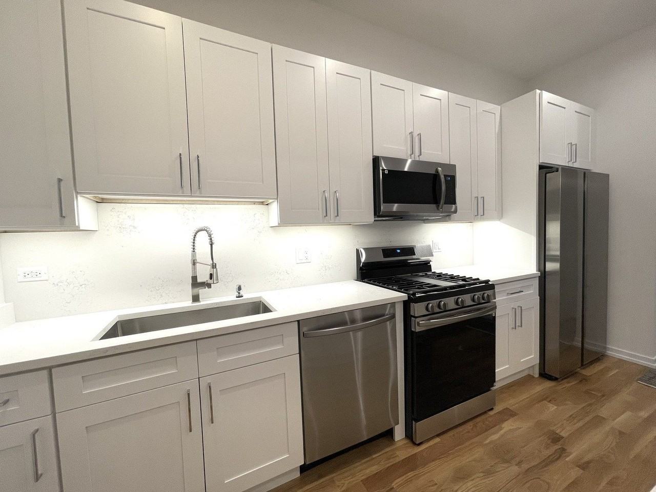 822 N Winchester Ave #2R - Photo 5 of 8