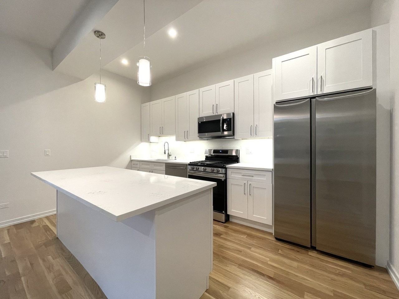 822 N Winchester Ave #2R - Photo 6 of 8