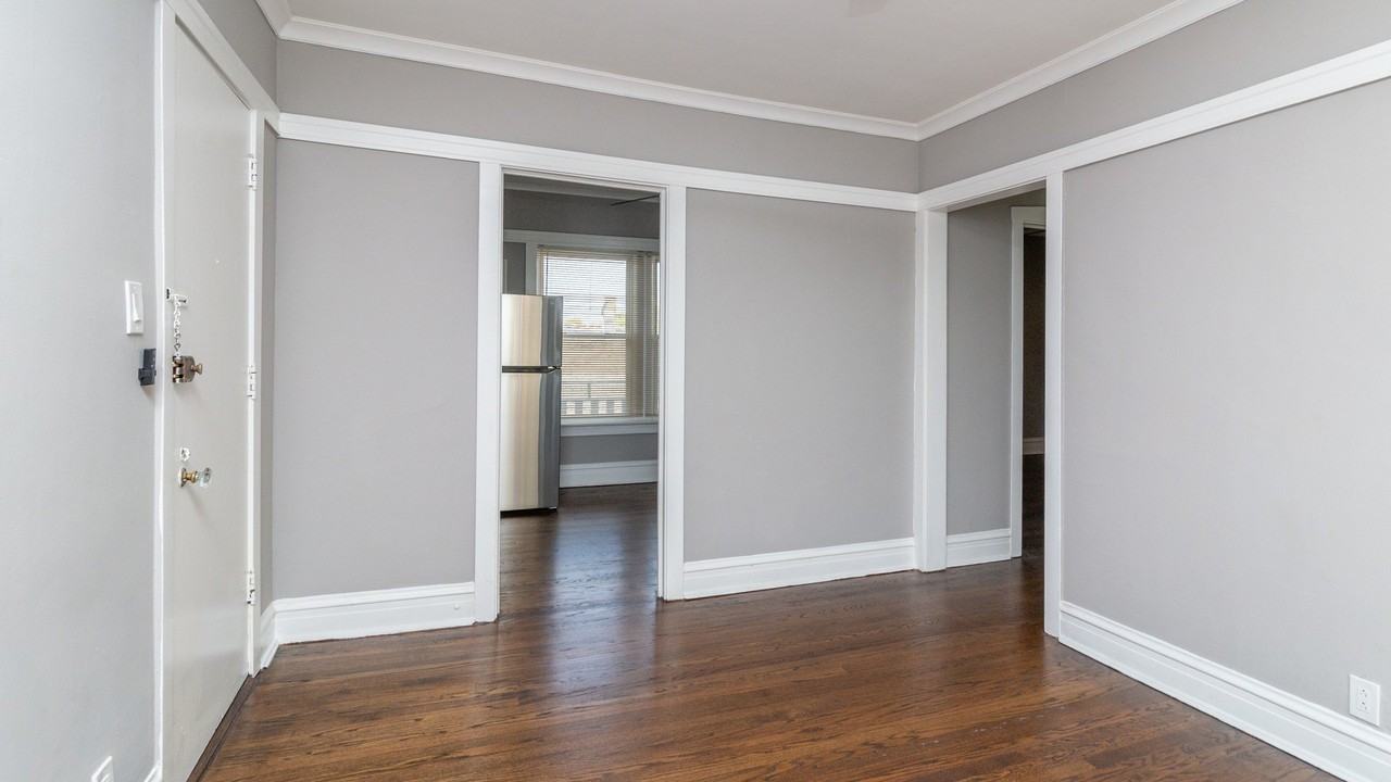 4004 N Avers Ave #3N - Photo 2 of 10