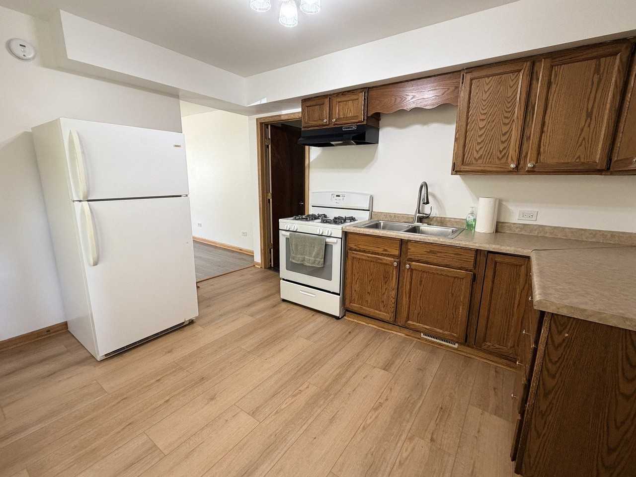 602 S State St #1S - Photo 4 of 13