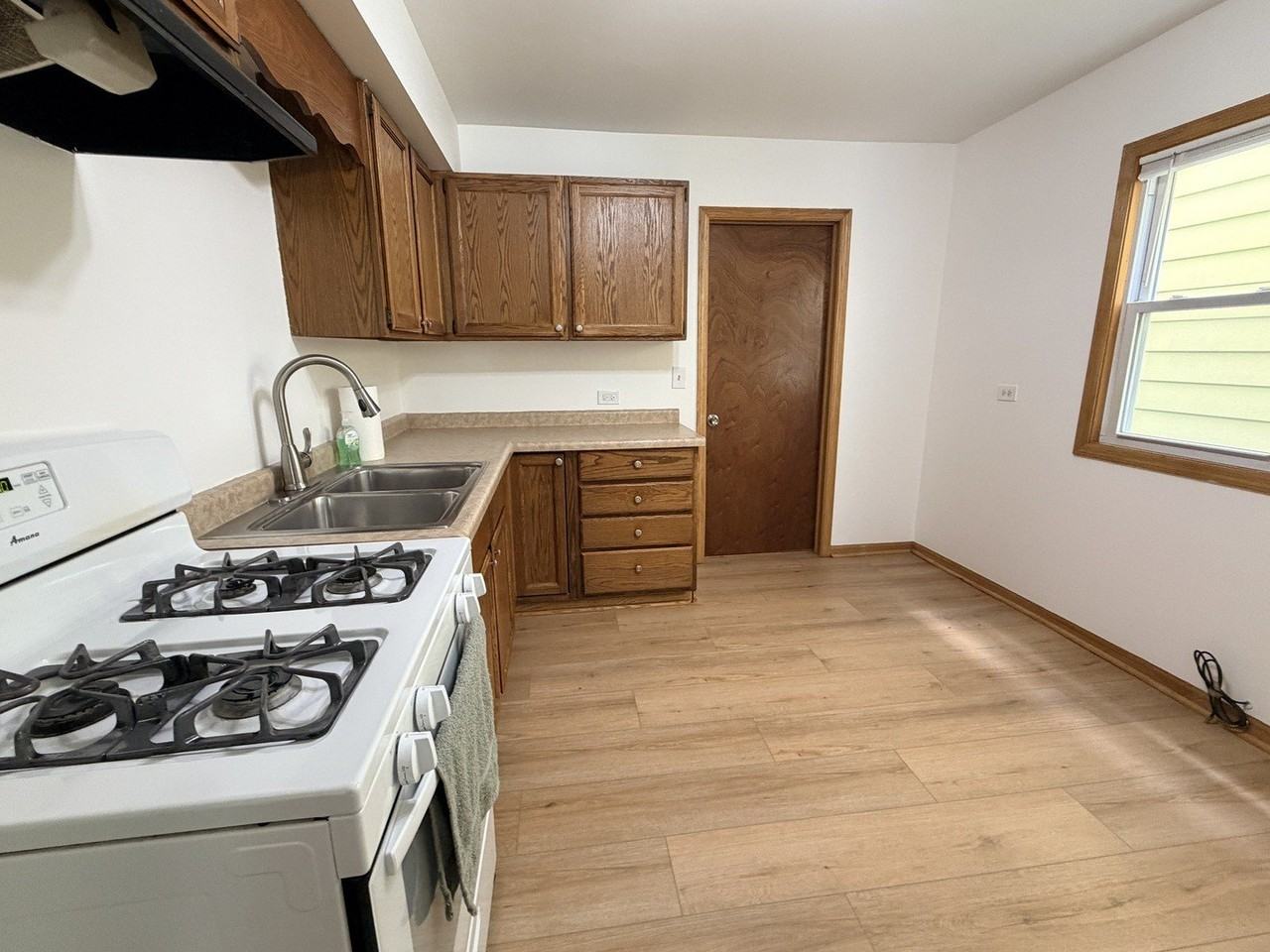 602 S State St #1S - Photo 5 of 13