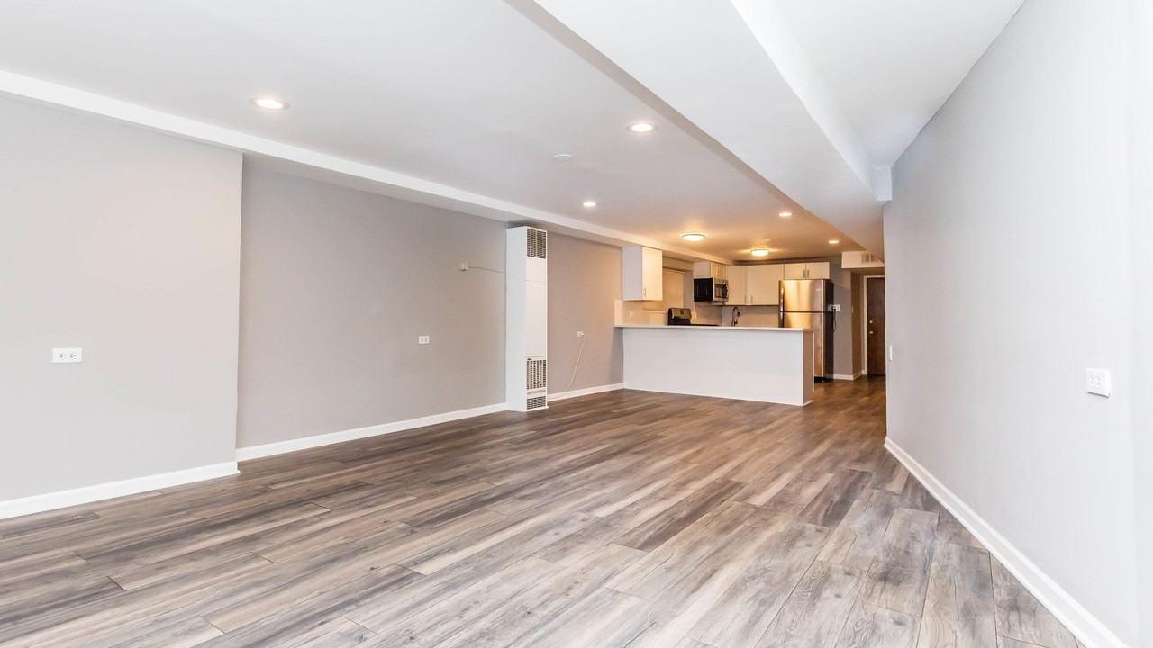 4821 W Cornelia Ave #G - Photo 2 of 10