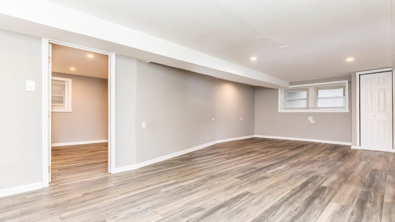 4821 W Cornelia Ave #G - Photo 3 of 10