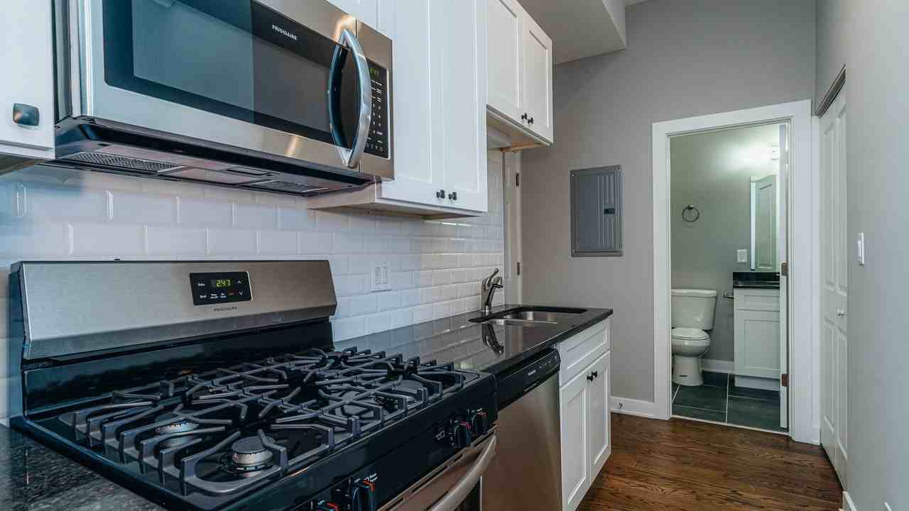 2400 S Troy St #2F - Photo 4 of 10