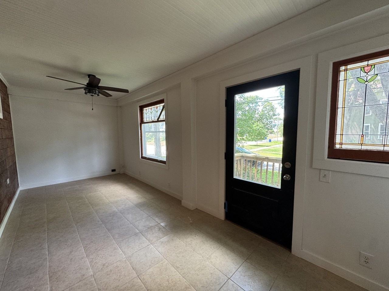 519 S Hale St - Photo 3 of 15