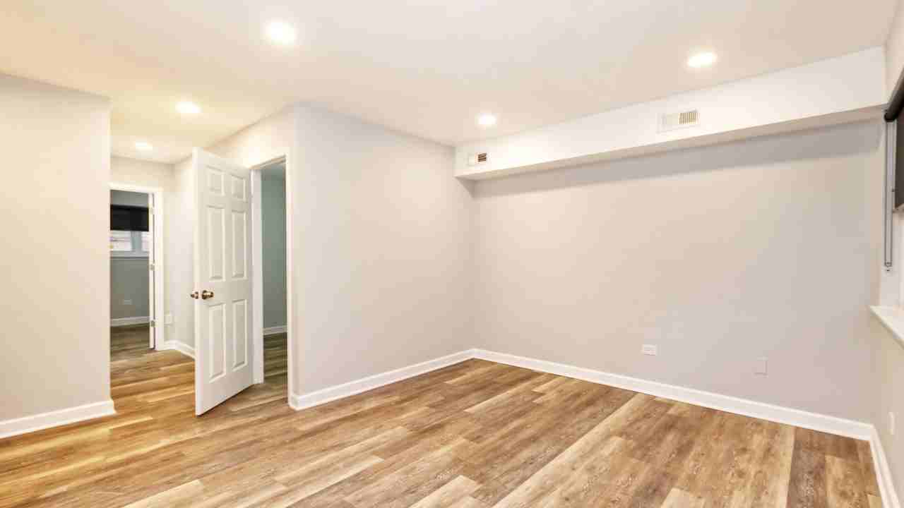 3746 W Leland Ave #1C - Photo 3 of 10