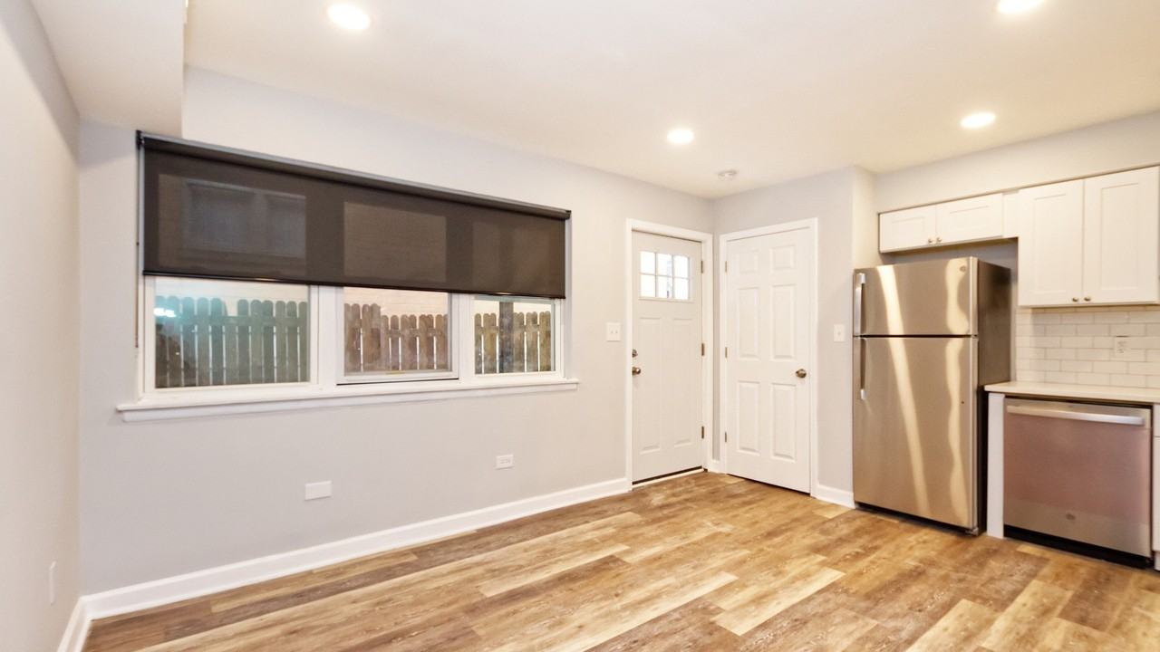 3746 W Leland Ave #1C - Photo 4 of 10