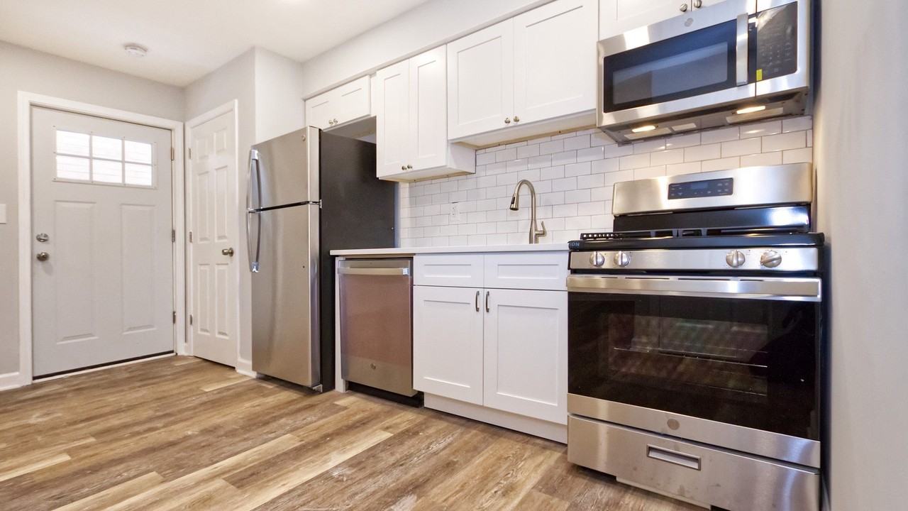 3746 W Leland Ave #1C - Photo 6 of 10