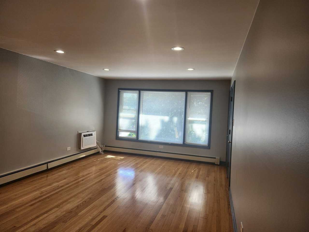 336 Crandon Ave #2 - Photo 3 of 14