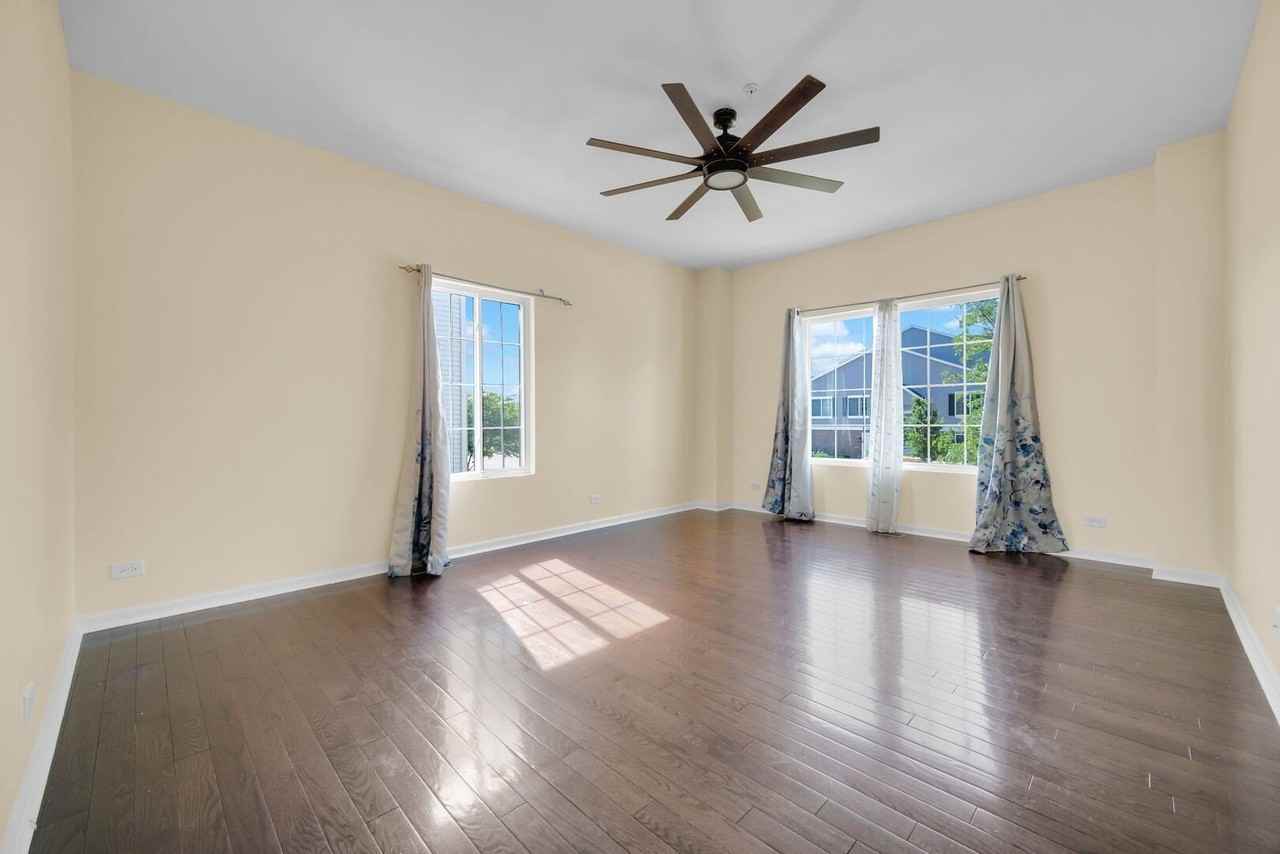 1476 Manning Ave - Photo 4 of 30