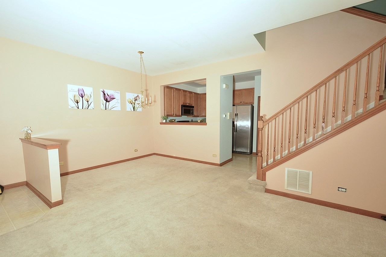 2460 Georgetown Cir - Photo 5 of 17