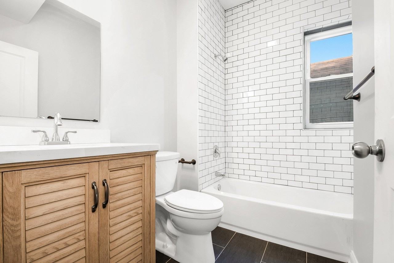 2311 S Whipple St #2 - Photo 5 of 14