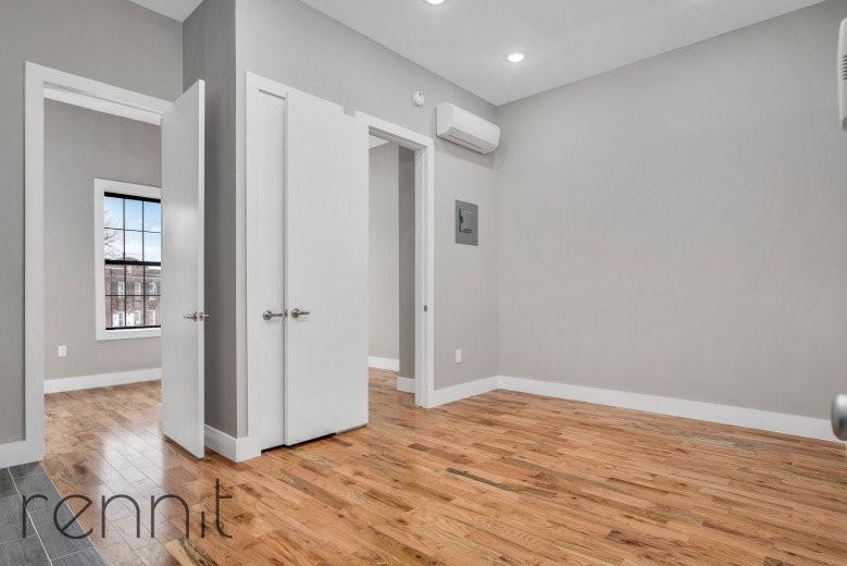 553 E 26th St #3 - Photo 2 of 7