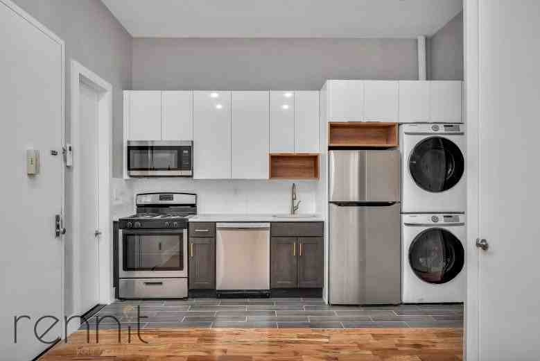 553 E 26th St #3 - Photo 3 of 7