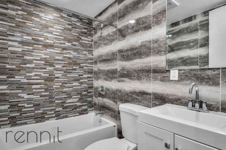553 E 26th St #3 - Photo 5 of 7