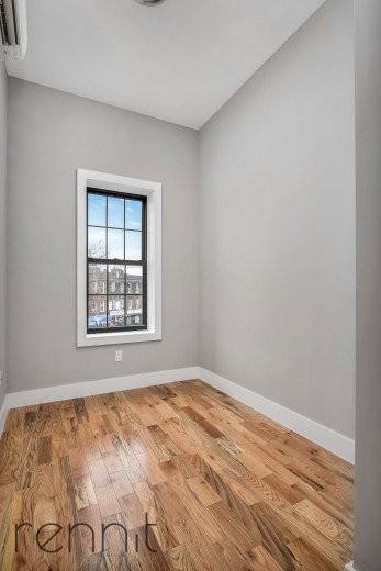 553 E 26th St #3 - Photo 6 of 7