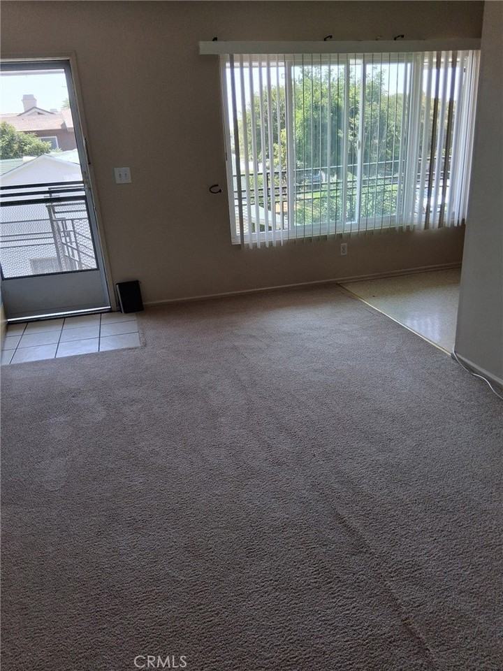 15 Fano St - Photo 3 of 15