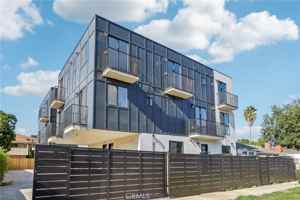 featured image of 10719 Addison St