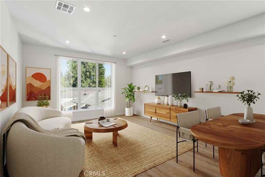 10719 Addison St - Photo 4 of 50