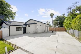 13721 Pierce St - Photo 1 of 1