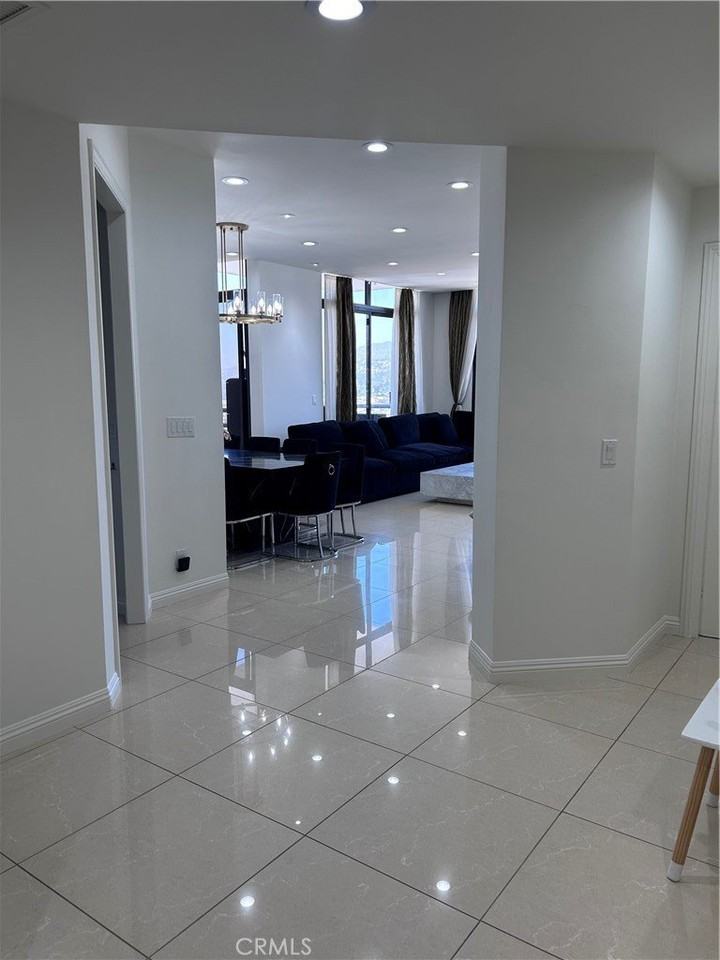 343 Pioneer Dr #PH2 - Photo 5 of 28