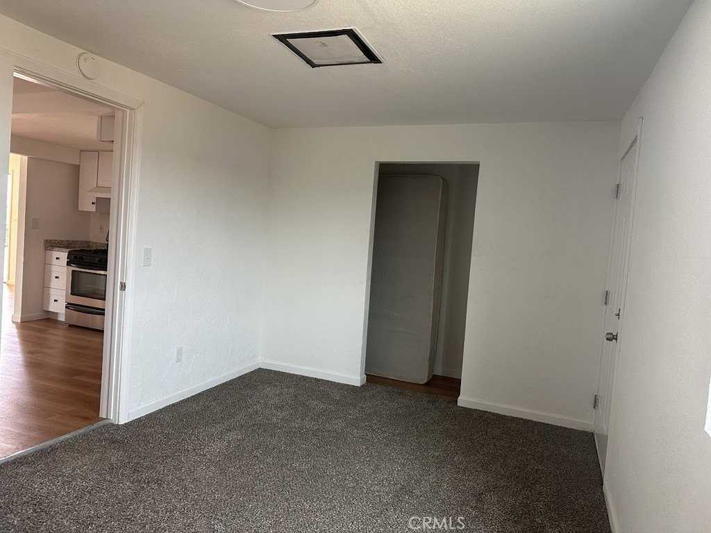 34929 Cedar Rd - Photo 4 of 22