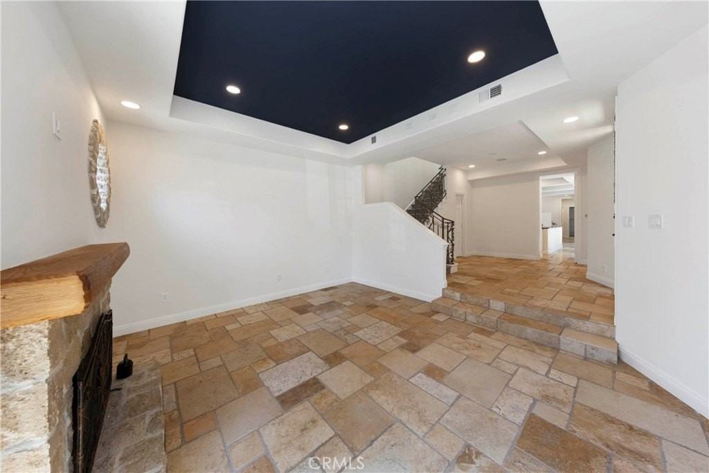 515 Begonia Ave #B - Photo 4 of 34