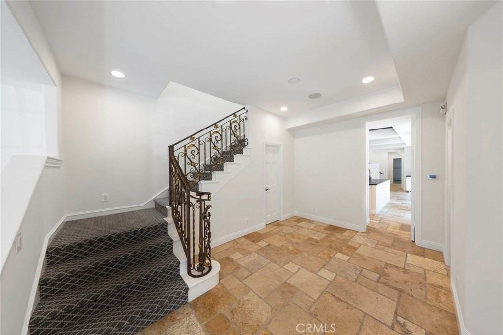 515 Begonia Ave #B - Photo 6 of 34