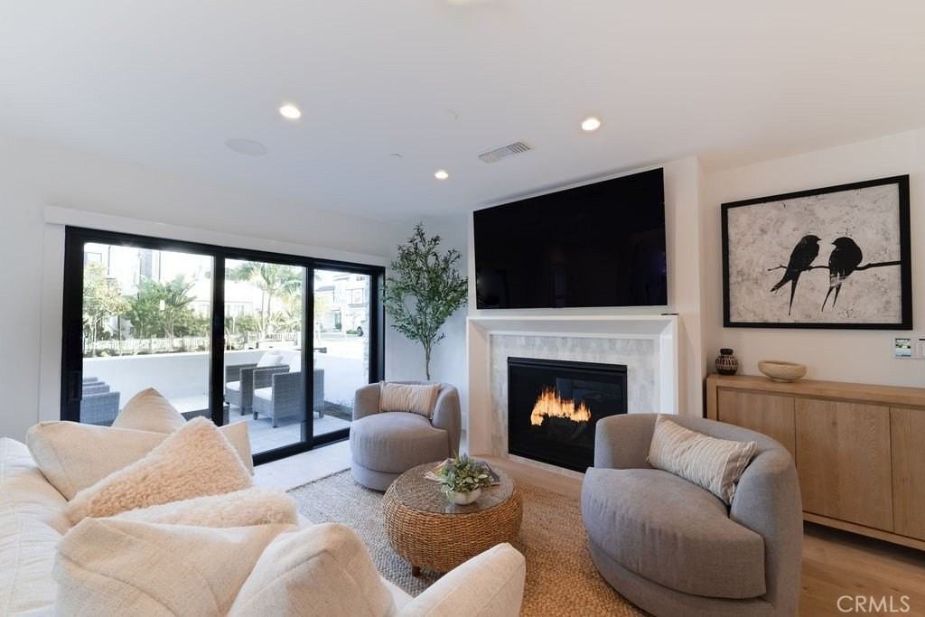 603 Acacia Ave #A - Photo 5 of 44