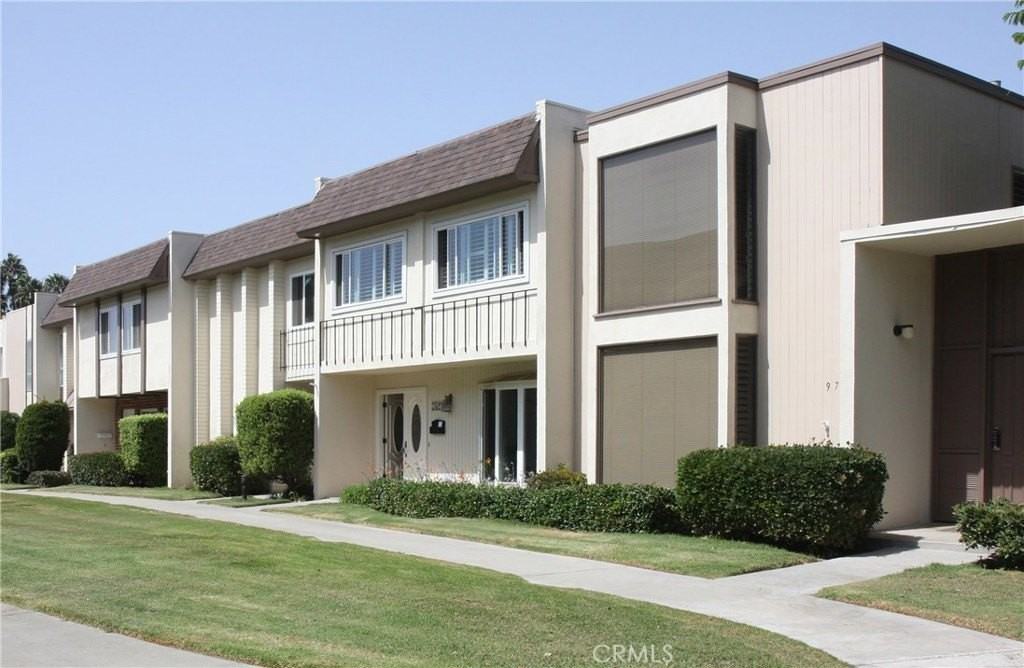9746 Monte Carlo Cir - Photo 4 of 41