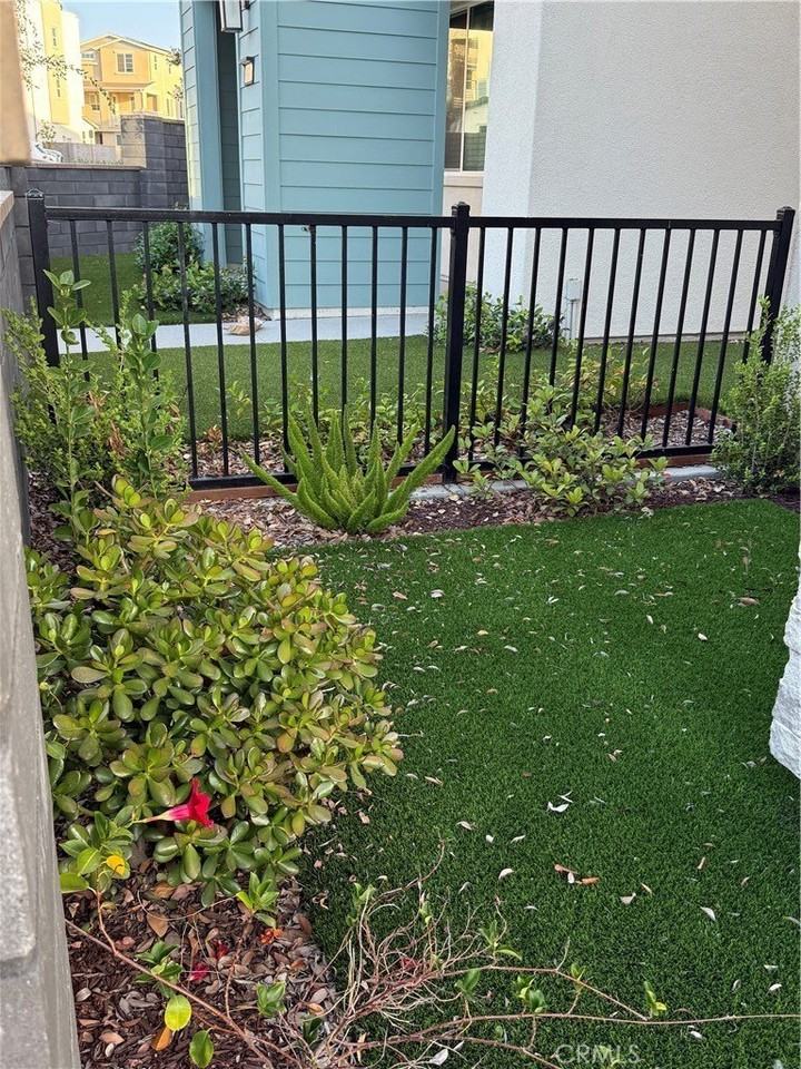 541 Stallion Way - Photo 4 of 14