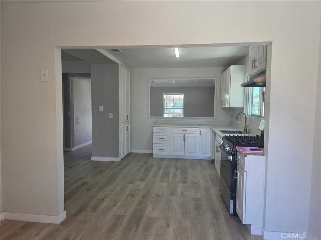 3509 W Flower Ave - Photo 7 of 35