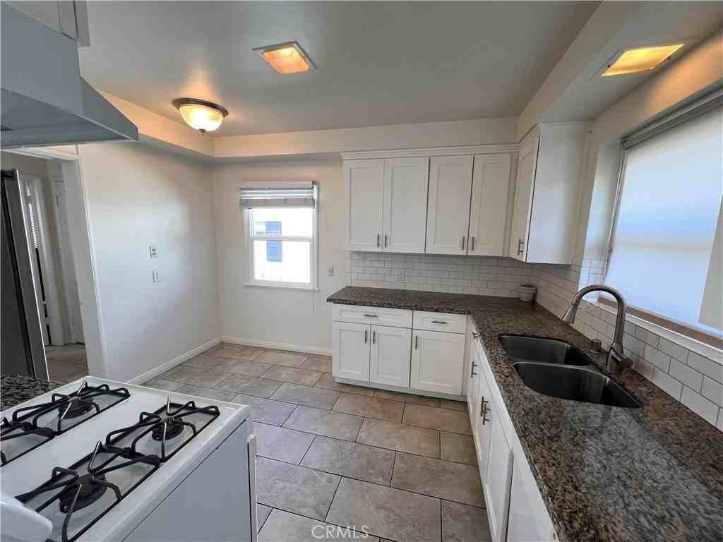 5618 Fallsgrove St - Photo 7 of 24