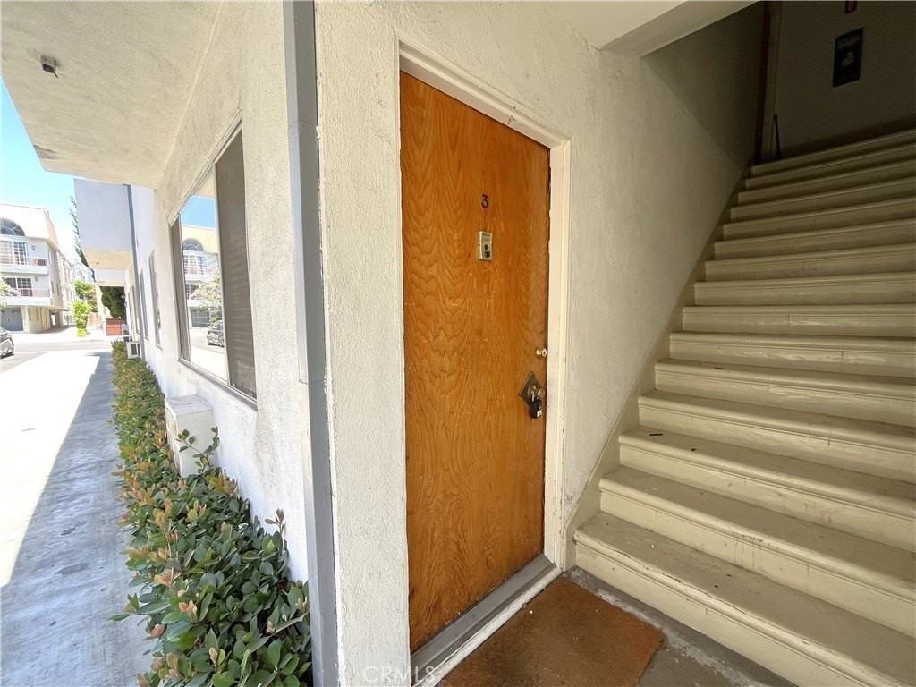 1933 Pelham Ave #3 - Photo 3 of 24