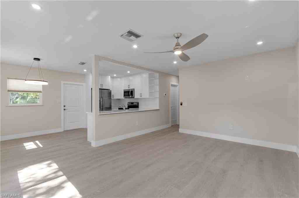 2685 Van Buren Ave - Photo 3 of 15