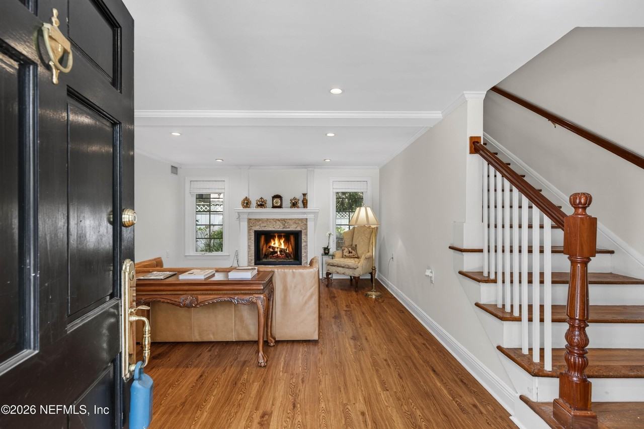 2920 Oak St - Photo 5 of 42
