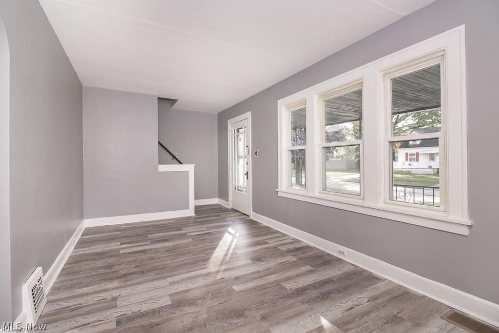4520 Kenmore Ave - Photo 4 of 23