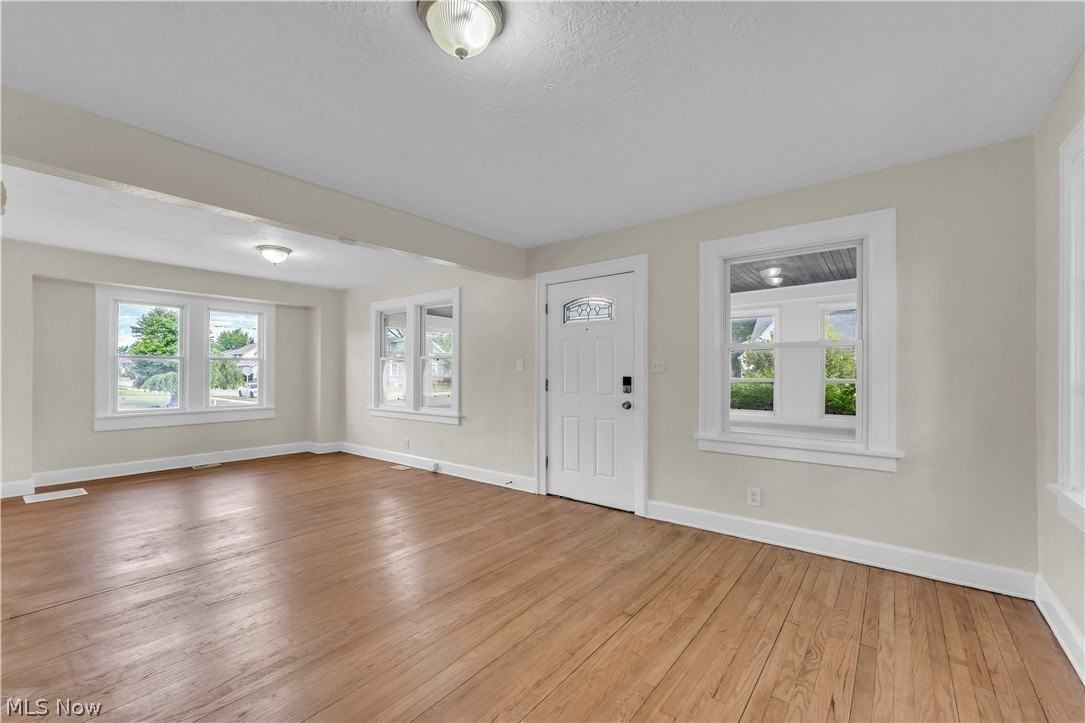 19330 Monterey Ave - Photo 3 of 26