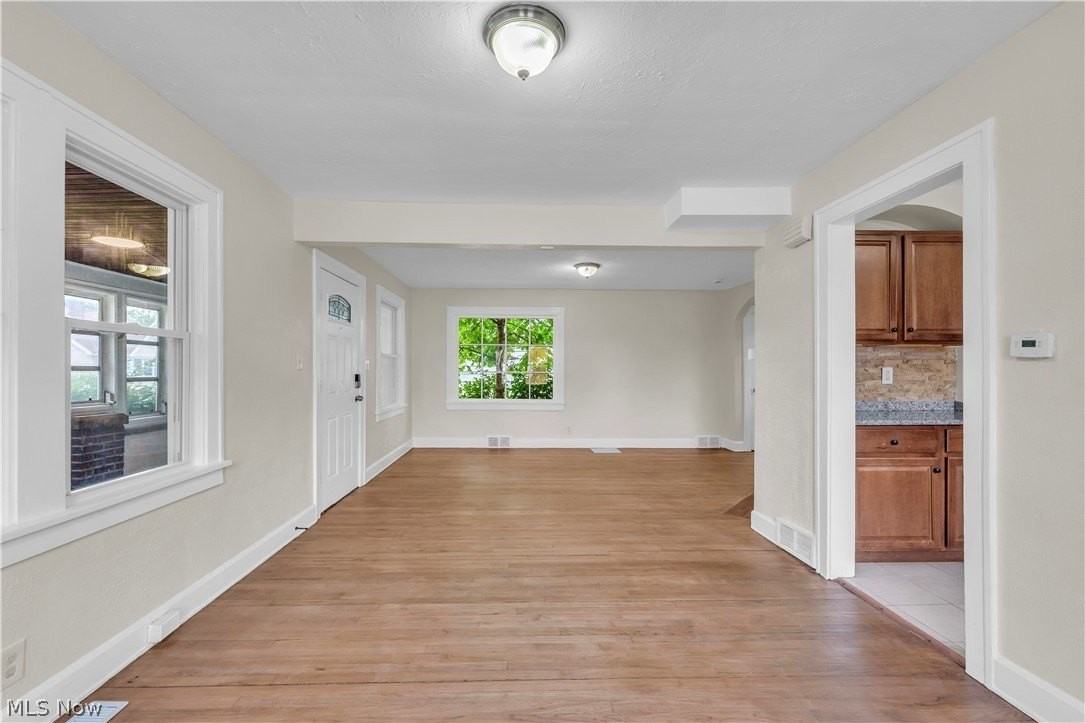 19330 Monterey Ave - Photo 4 of 26