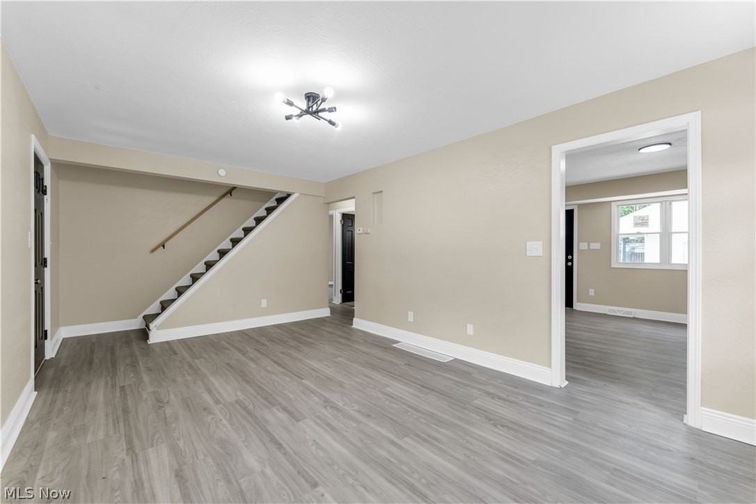 25291 Richards Ave - Photo 5 of 30