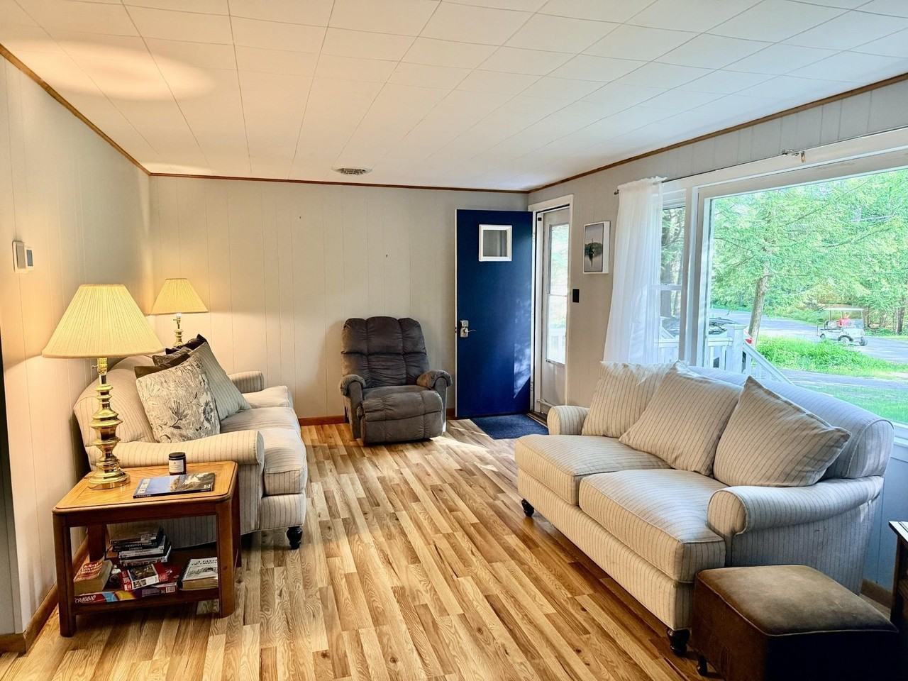 43 Beachwood Rd - Photo 3 of 20