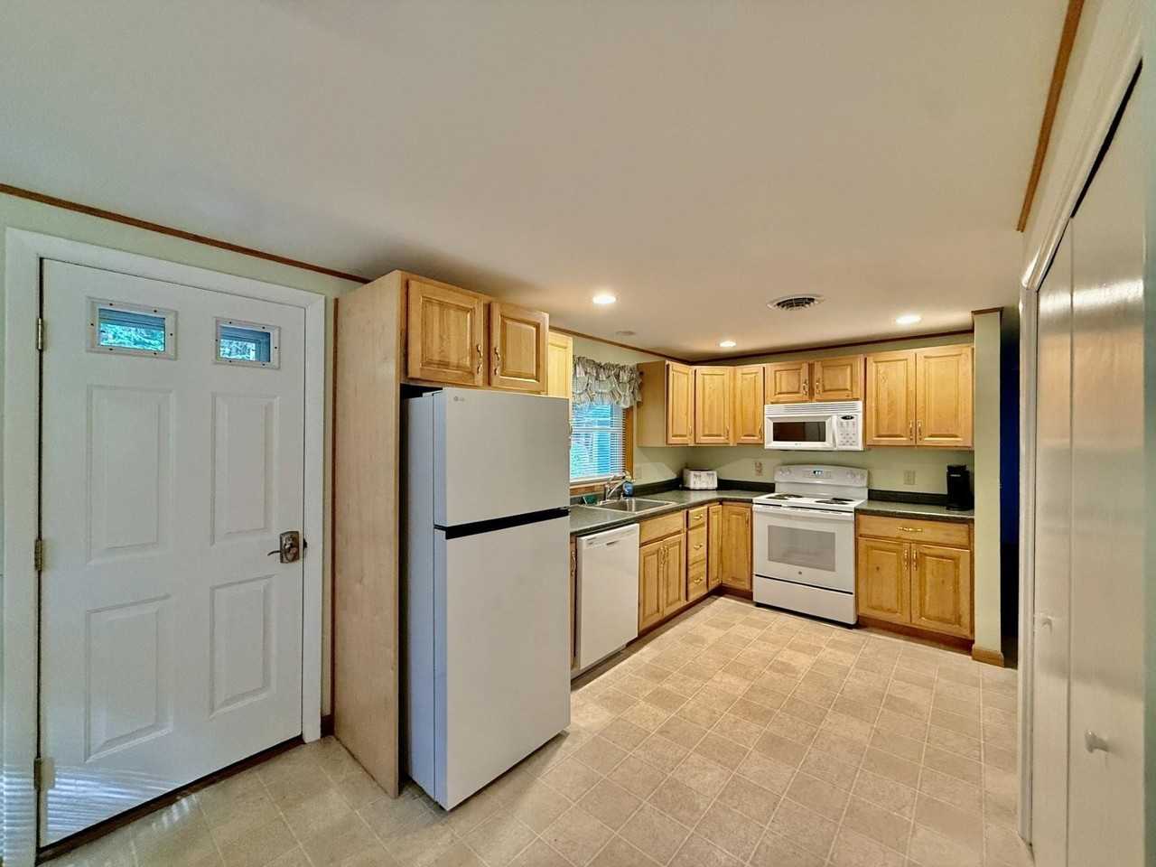 43 Beachwood Rd - Photo 5 of 20