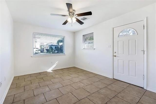 230 16th St - Photo 2 of 9