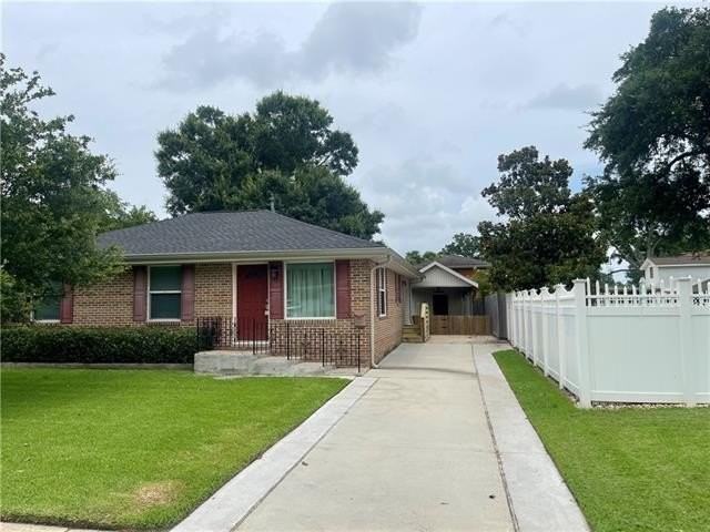 10613 Chadwick Dr - Photo 2 of 16